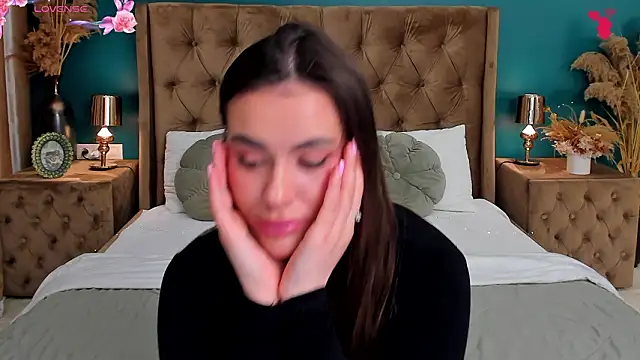 CalyMoon online show from March 2026 07:15:01 PM