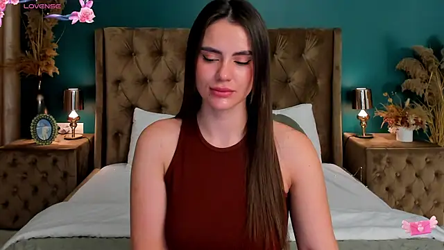 CalyMoon online show from November 2025 08:20:02 PM