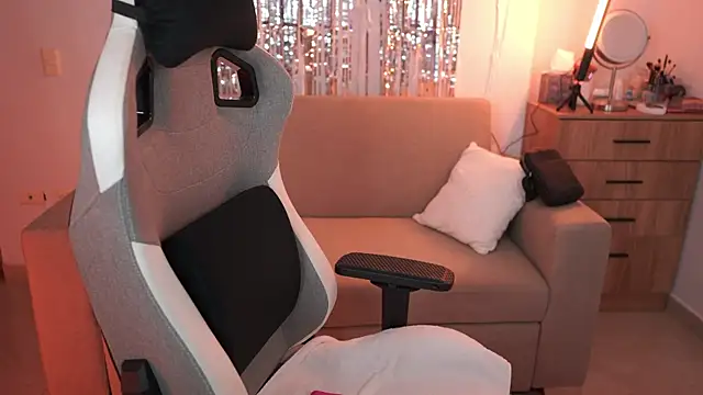 anyacutex online show from January 2026 07:52:02 PM