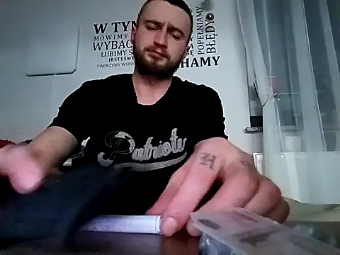 wariacik0024 online show from February 2026 09:24:02 PM