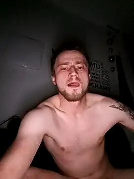 wariacik0024 online show from January 2026 01:34:01 AM