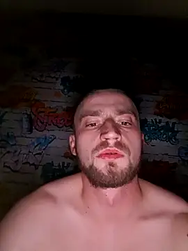 wariacik0024 online show from February 2026 12:44:02 AM