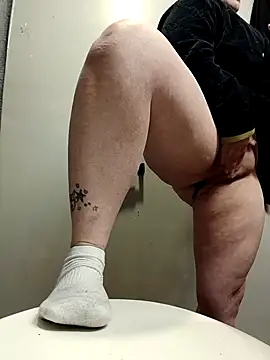 lilbishmiss online show from December 2025 02:16:02 PM