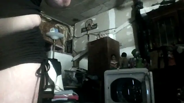 Snapshot of lilbishmiss chatting on May 2026 03:18:01 PM lilbishmiss online show from May 2026 03:18:01 PM