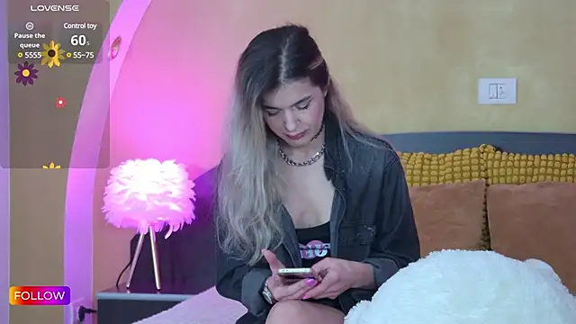 Sarah-Hart online show from February 2025 06:25:02 AM