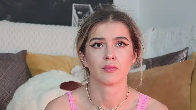 Sarah-Hart online show from December 2025 03:43:01 PM