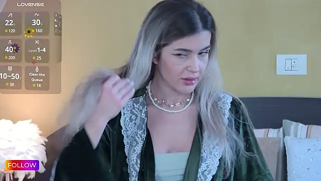 Sarah-Hart online show from March 2025 05:21:02 AM