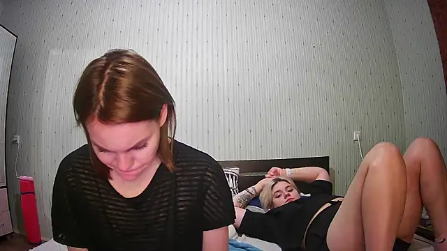 Snapshot of ChrisGirls chatting on February 2025 06:24:01 PM ChrisGirls online show from February 2025 06:24:01 PM