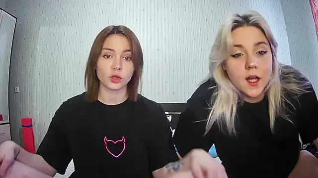 Snapshot of ChrisGirls chatting on February 2025 12:04:01 PM ChrisGirls online show from February 2025 12:04:01 PM