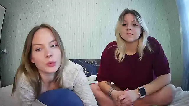 Snapshot of ChrisGirls chatting on September 2025 11:38:02 AM ChrisGirls online show from September 2025 11:38:02 AM