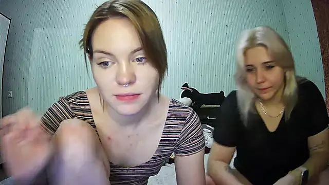 Snapshot of ChrisGirls chatting on February 2025 06:41:01 PM ChrisGirls online show from February 2025 06:41:01 PM