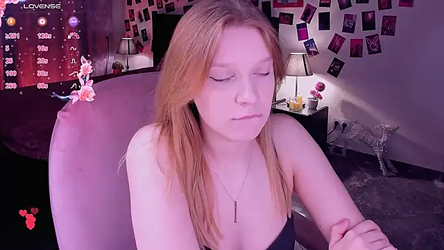 KarambaMoon online show from May 2026 08:44:02 PM