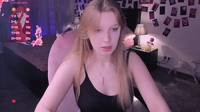 KarambaMoon online show from April 2026 08:59:02 PM