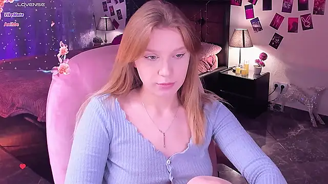 KarambaMoon online show from May 2026 08:57:01 PM