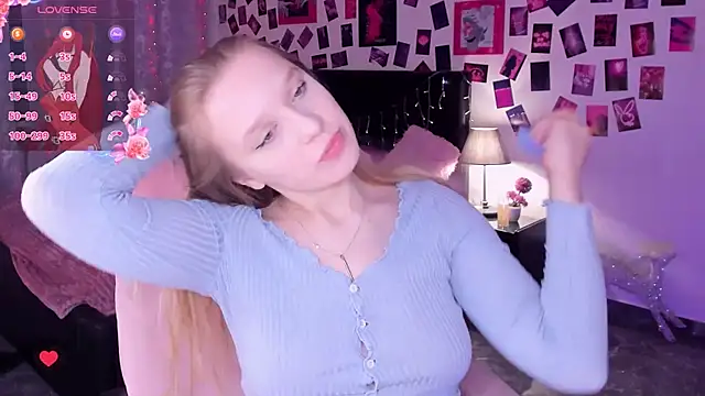 KarambaMoon online show from March 2026 08:38:02 PM