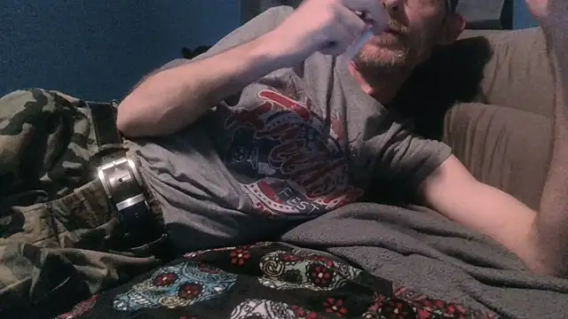 MysteriousFire23 online show from December 2025 01:00:01 AM