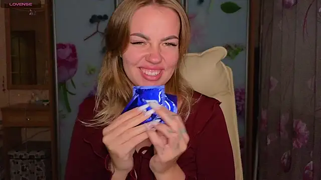 EmilyRobbie online show from November 2025 05:29:02 PM