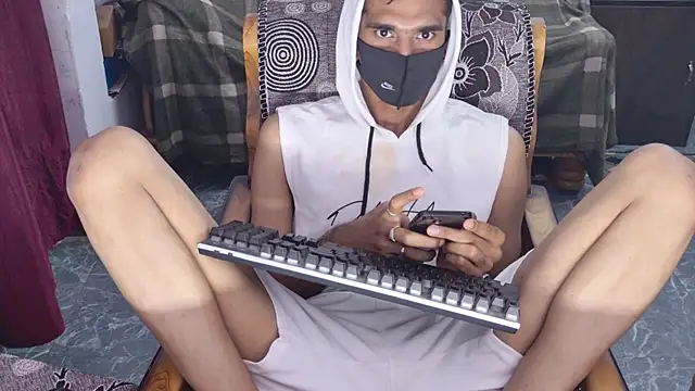Snapshot of Habibi_big_b chatting on May 2026 08:40:02 AM Habibi big b online show from May 2026 08:40:02 AM