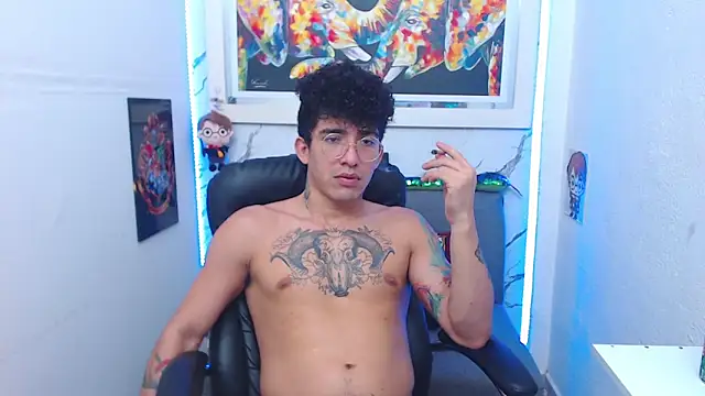 targuerian22 online show from November 2025 04:22:02 PM