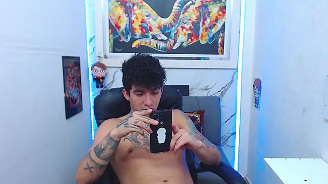 targuerian22 online show from November 2025 02:48:01 AM