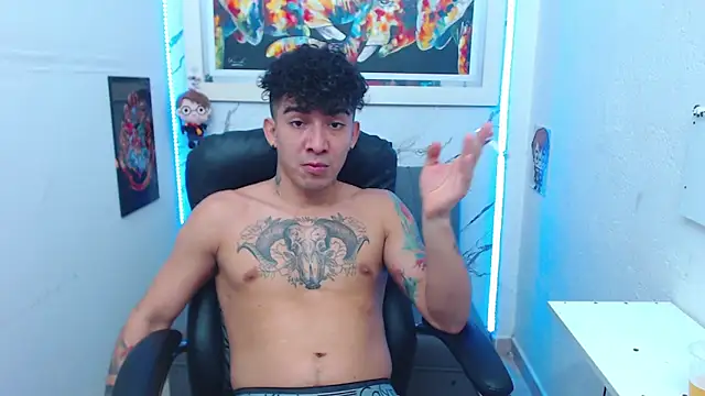 targuerian22 online show from November 2025 12:42:02 AM