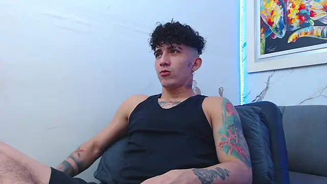 targuerian22 online show from December 2025 12:15:01 AM