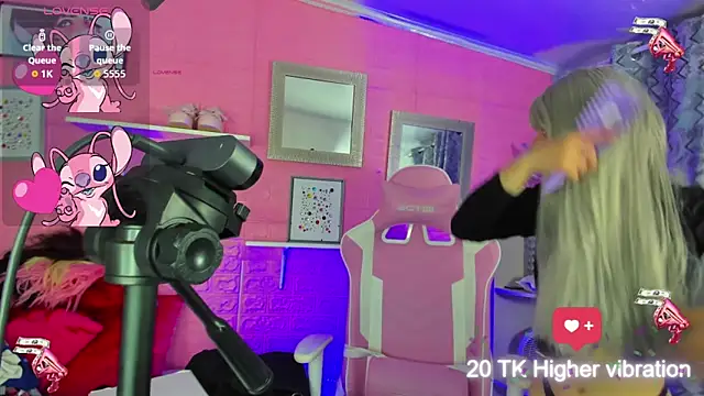 hanna  azumi online show from November 2025 02:04:01 AM