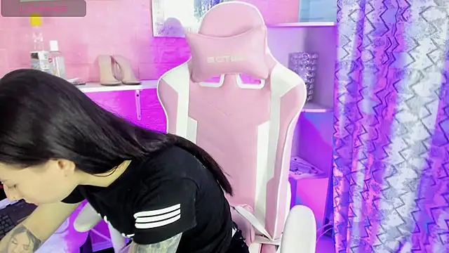 hanna  azumi online show from April 2026 04:03:01 AM