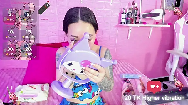 hanna  azumi online show from December 2025 03:40:02 AM