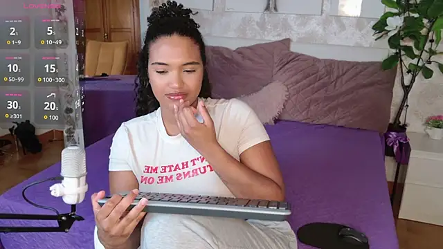 Snapshot of MilaTeenX chatting on November 2025 08:48:02 AM MilaTeenX online show from November 2025 08:48:02 AM