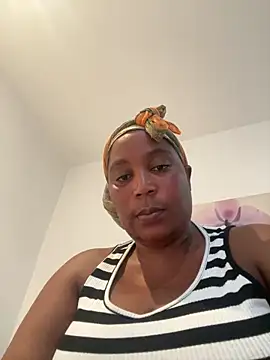 CurveyChocClit online show from March 2025 03:59:02 PM