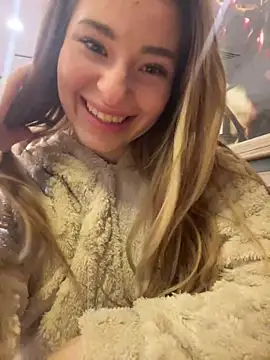 Snapshot of GraceCarther chatting on February 2025 12:22:02 AM GraceCarther online show from February 2025 12:22:02 AM