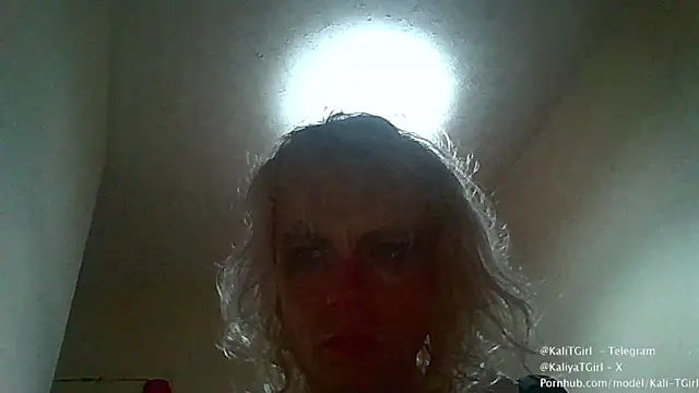 Snapshot of KaliTs chatting on November 2025 12:32:02 AM KaliTs online show from November 2025 12:32:02 AM