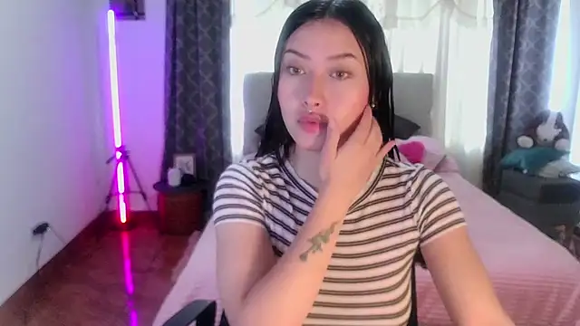 Emilyswan04 online show from March 2025 04:29:02 PM