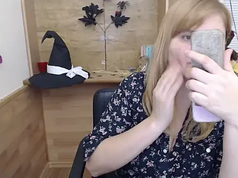 DaniellaKiss online show from November 2025 06:41:01 PM