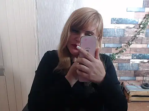 DaniellaKiss online show from October 2025 07:48:02 PM