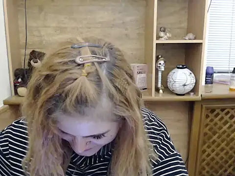 DaniellaKiss online show from April 2026 05:06:02 PM