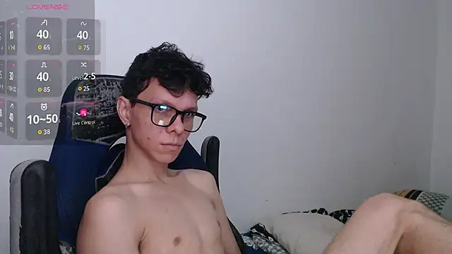 Snapshot of bryamado69 chatting on July 2026 03:03:02 PM bryamado69 online show from July 2026 03:03:02 PM