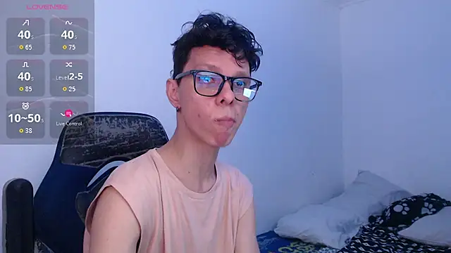 Snapshot of bryamado69 chatting on July 2026 01:52:01 AM bryamado69 online show from July 2026 01:52:01 AM