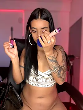 Laura fernandezII online show from October 2025 07:15:02 PM
