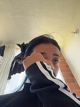 Laura fernandezII online show from February 2026 05:22:01 PM