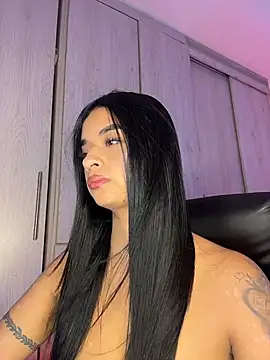 Laura fernandezII online show from December 2025 10:15:01 PM