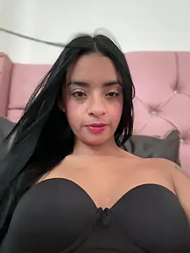 Laura fernandezII online show from March 2025 10:07:02 PM