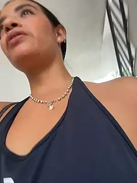 Laura fernandezII online show from April 2026 07:32:01 PM