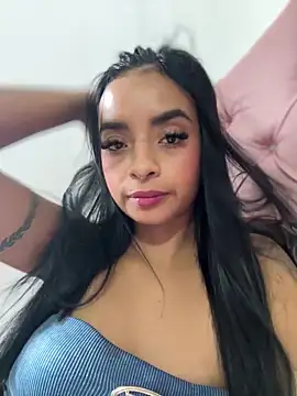 Laura fernandezII online show from February 2025 09:15:02 PM