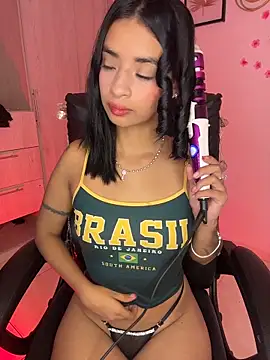 Laura fernandezII online show from May 2026 02:08:01 AM