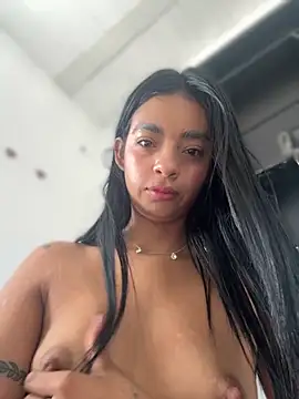 Laura fernandezII online show from October 2025 02:09:02 PM