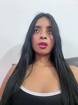 Laura fernandezII online show from March 2025 10:51:01 PM
