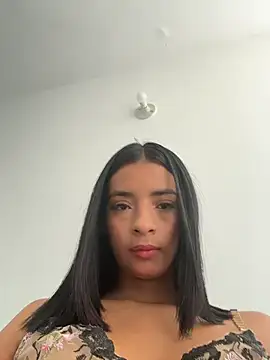 Laura fernandezII online show from February 2026 02:50:01 PM