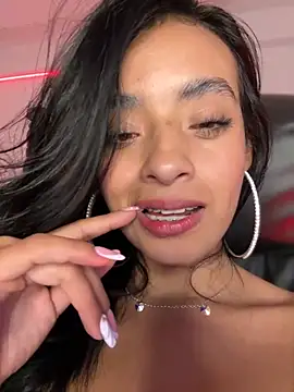 Laura fernandezII online show from September 2025 09:32:02 PM